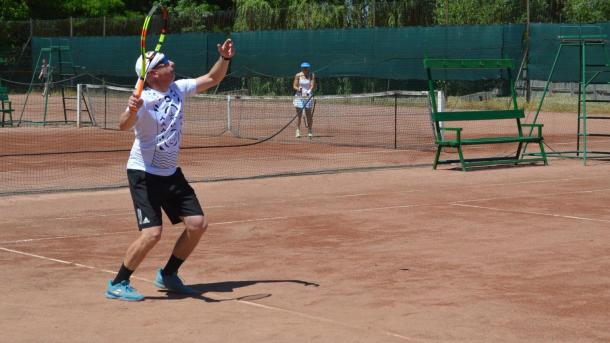 Nemzetközi teniszversenyen csaptak össze a résztvevők a városi stadionban.