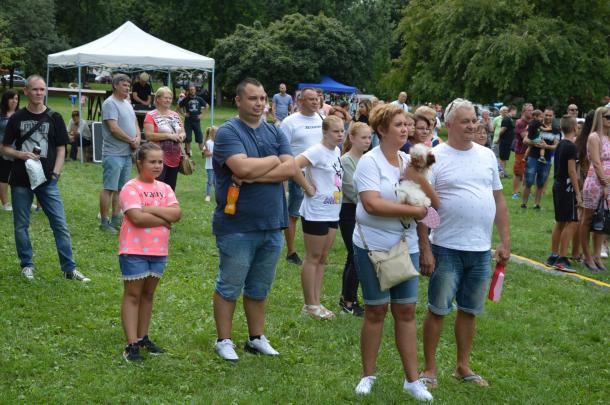 Az augusztus 20-ai rendezvény résztvevői az Ifjúsági Parkban.