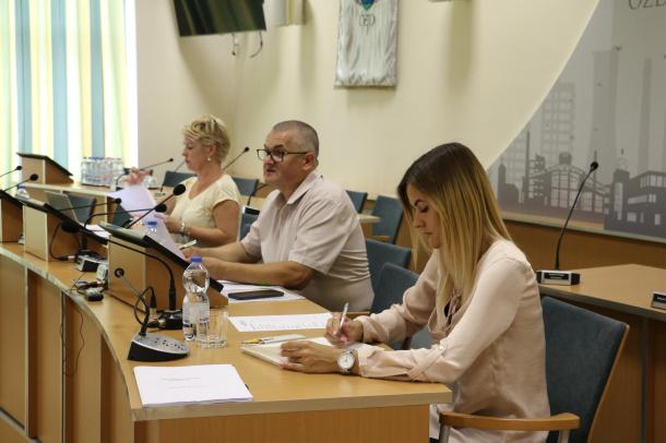 Angyal Béla elnökletével összeült az Egészségügyi és Szociális Bizottság.
