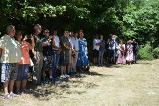 A Susa-Rimaszécs erdei út átadásának 14. évfordulója alkalmából rendezett ünnepség résztvevői.