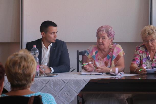 Levora Sándorné az Ózdi Szívbetegek Egyesületének elnöke is ott volt a megbeszélésen.