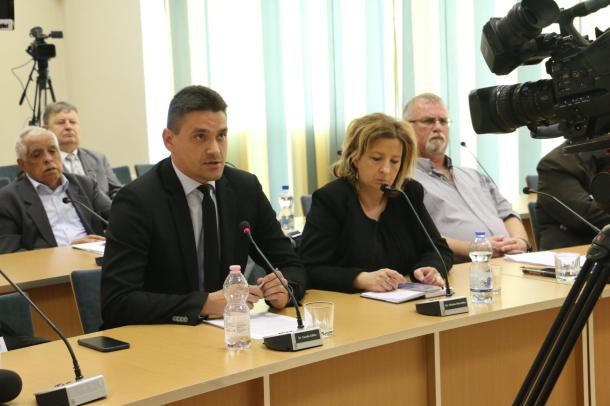 A Fidesz-KDNP álláspontját ismerteti a frakcióvezető.