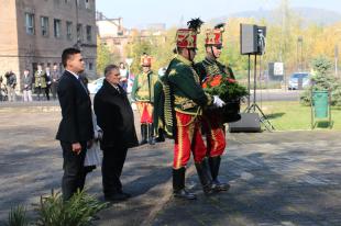 A Fidesz és a Fidelitas Ózdi Szervezete tisztelgett 56 hőseinek emléke előtt.