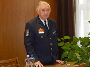 Csóra György a Borsod-Abaúj-Zemplén Megyei Polgárőr Szövetség elnöke tart beszédet.