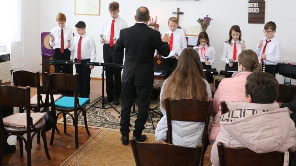 Koncerttel hangolódtak az ünnepekre az evangélikus imaházban.
