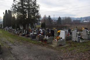 Sírparcellák a Bolyki temetőben.