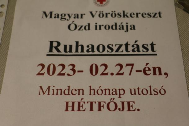 Ruhaosztást tartanak a Magyar Vöröskereszt ózdi munkatársai minden hónap utolsó hétfőjén.