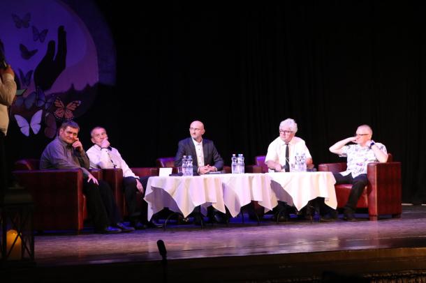 A képen balról: Dobronay László, Dr. Sulyok János, Fazekas Bence, Vincze Minya István és Hover Zsolt.