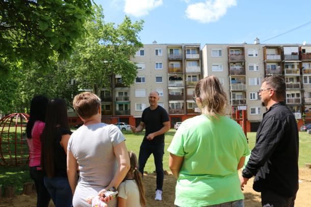 Molnár Gábor, az Ózdi Városüzemeltető Intézmény ügyvezető igazgatója ismerteti a lehetőségeket.