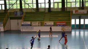 Szezonvégi búcsúmérkőzést tartottak az U11-es kézilabdások a Marosi István Városi Sportcsarnokban.