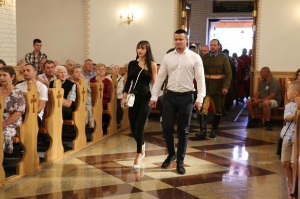 A magyar delegáció megérkezik a Szent István templomba.