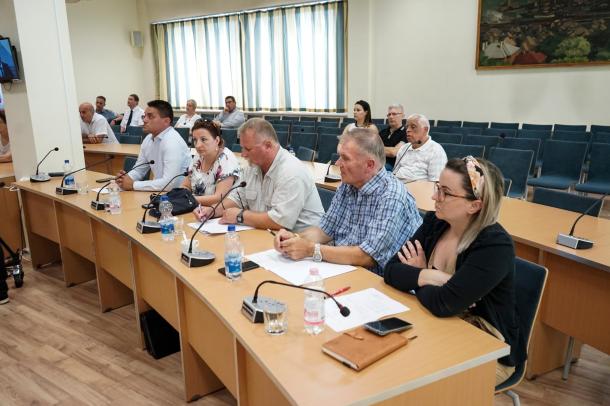 Dr. Csuzda Gábor, dr. Vámos Henrietta, Obbágy Csaba, Csutor László és Bárdosné Dulai Nikolett.