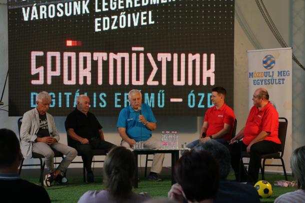 A három meghívott edző és beszélgetőpartnereik. (Balról jobbra: Csank János, Fekete József, Závodszky István, Munkácsi Norbert, Csorba Lajos.)