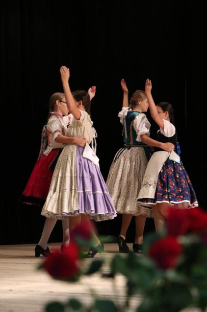 A Vasvár Úti Általános Iskola diákjai tánccal is készültek.