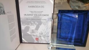 Ambrózia-díjat kapott a „Csakazértis” Tanoda vezetője.