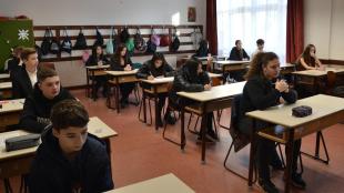 Magyar nyelvből és matematikából vizsgáztak a tanulók.