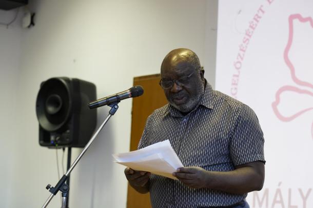 Dr. Nsosso Michel tartott előadást a témában.