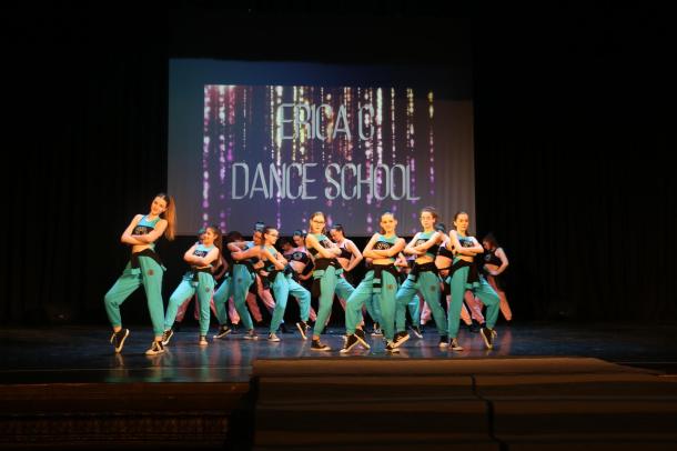 Indul az Erica C. Dance School and Company nyílt napja.