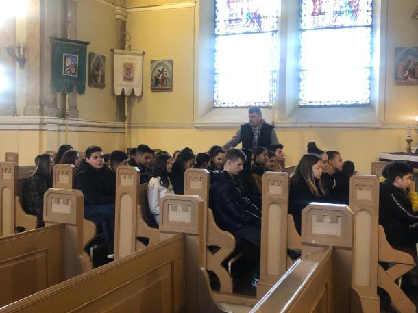 Harmincnyolc diák utazik el a II. János Pál Katolikus Általános Iskola és Óvodából Felvidékre.