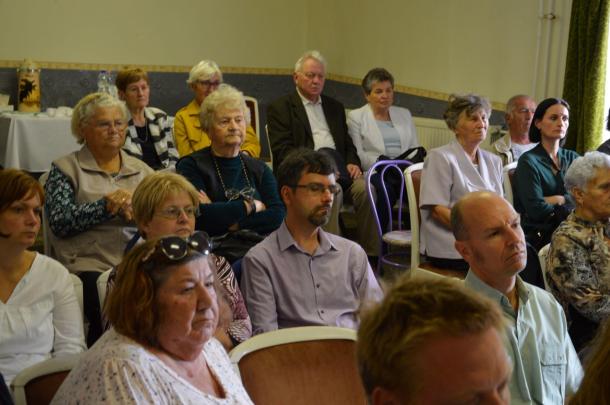 A IX. Barkóság Konferencia résztvevői a Szentsimoni Közösségi Házban.