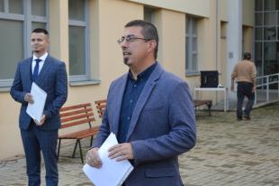 Hajdu Krisztián igazgató összehívta diákokat.