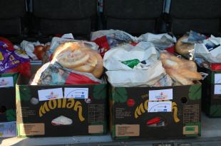 Élelmiszeradományt kapott tizenhat család a Gyerekesély program az ózdi járásban projekten keresztül.