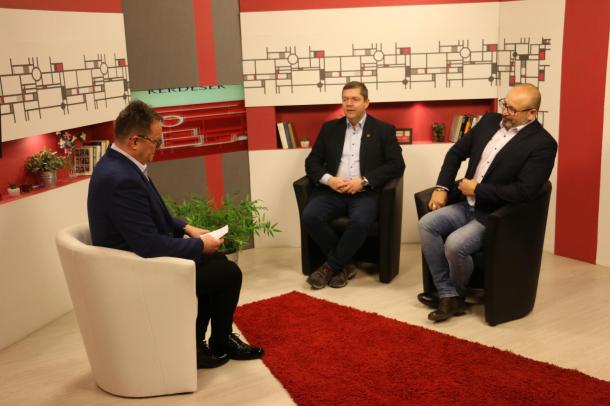 A beszélgetést hétfőn este fél nyolctól láthatják az Ózdi Városi Televízióban.