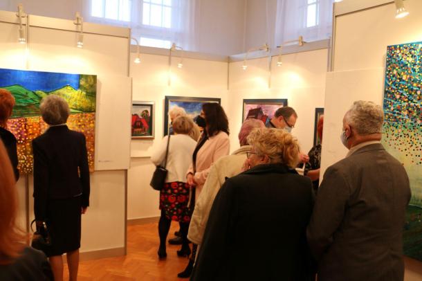 Szép számú látogató részvételével zajlott a Turiné Orosz Margit alkotásaiból rendezett időszaki kiállítás.