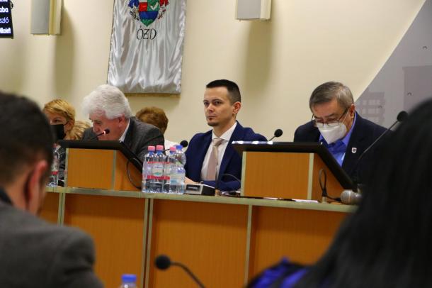 Az ülésen szó esett még többek között az Ózdi Német Nemzetiségi Önkormányzat és az Ózdi Roma Nemzetiségi önkormányzat 2021. évi működéséről.