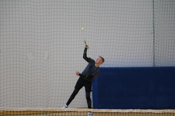 Egyéni teniszversenyt tartottak az Újváros Téri Általános Iskola tornatermében.