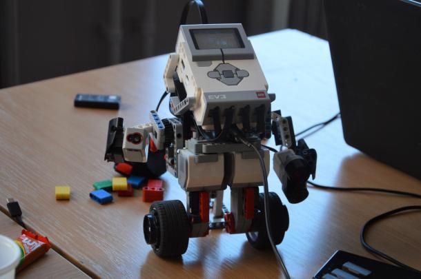 A Digitális Jólét Program Hálózat segítségével a résztvevők többek között a LEGO robotot is kipróbálhatták.