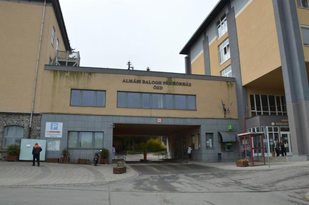 Nem zár be az ózdi kórház, ma a megyei kórház főigazgatója, dr. Révész János és Riz Gábor, országgyűlési képviselő, miniszteri biztos is cáfolta az álhíreket.