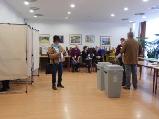 Azok a választópolgárok, akik nem az állandó lakóhelyük szerinti településen kívántak szavazni, március 25-én 16 óráig nyújthatták be átjelentkezési kérelmüket.