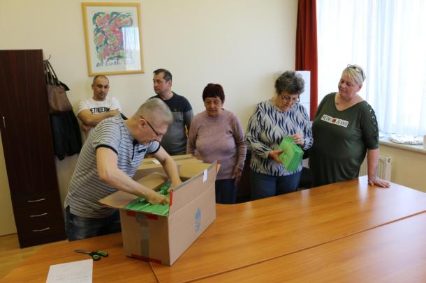 A 30-as számú szavazókör hat fős bizottsága számlálta a szavazólapokat.