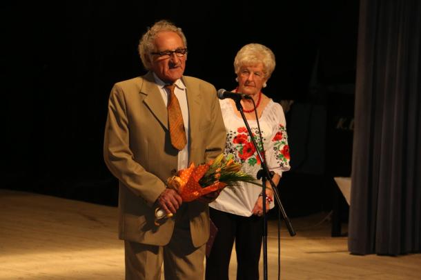 A szlovákiai Bátkán működő Remény Idősek Klubjának egyik képviselője is köszöntötte a vendégeket.