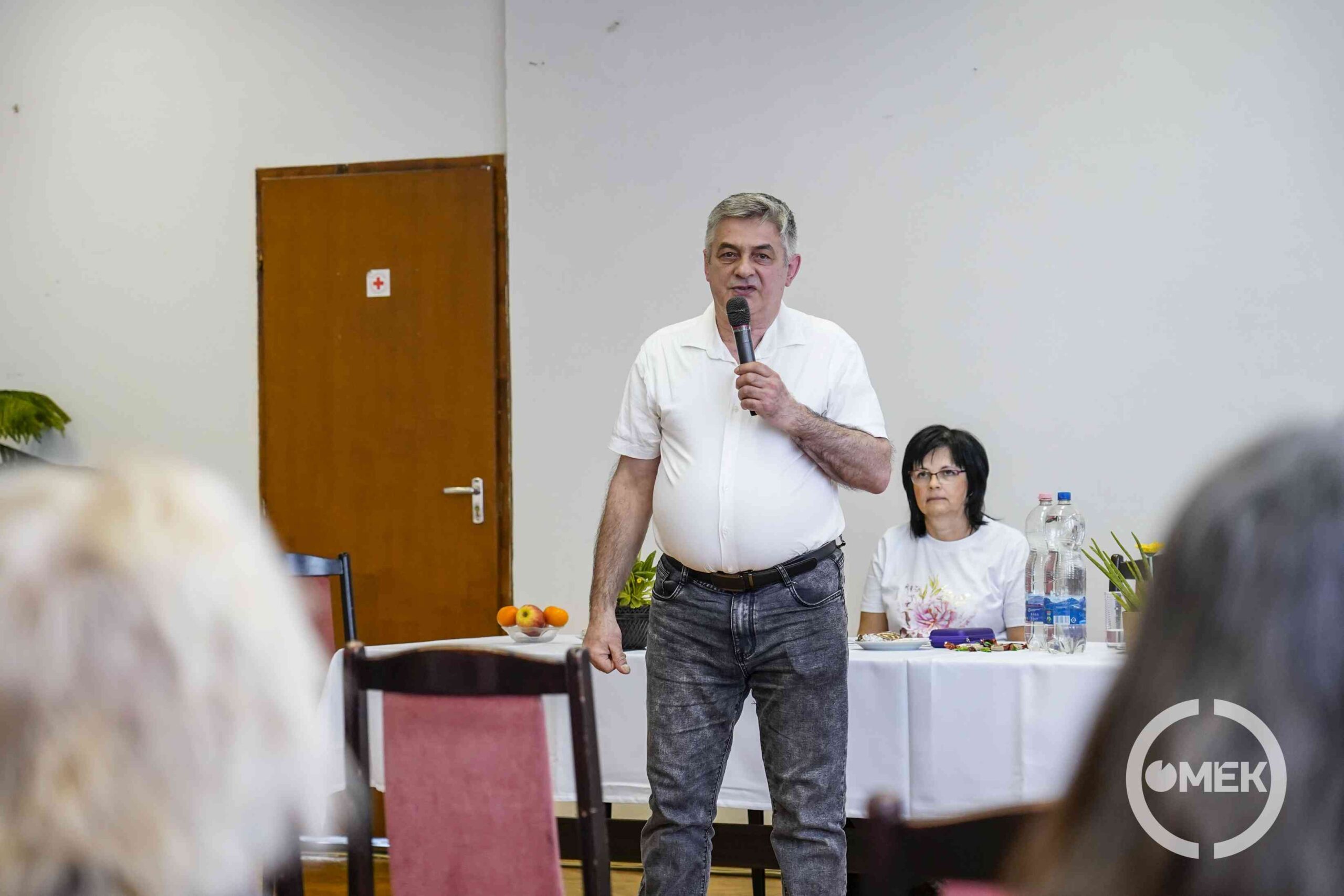 Előadást tart dr. Borza Attila.