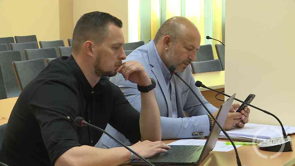 Résztvevők a bizottság ülésén.