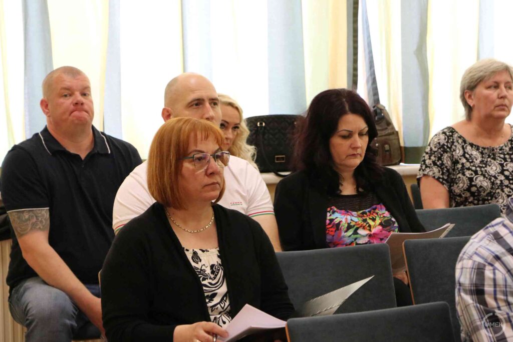 Résztvevők az ülésen.