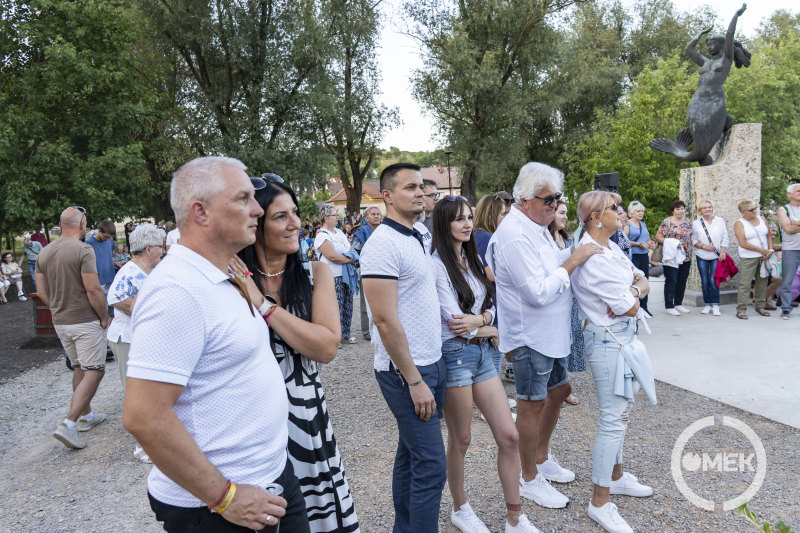 A Szent Iván-éji piknik résztvevői.