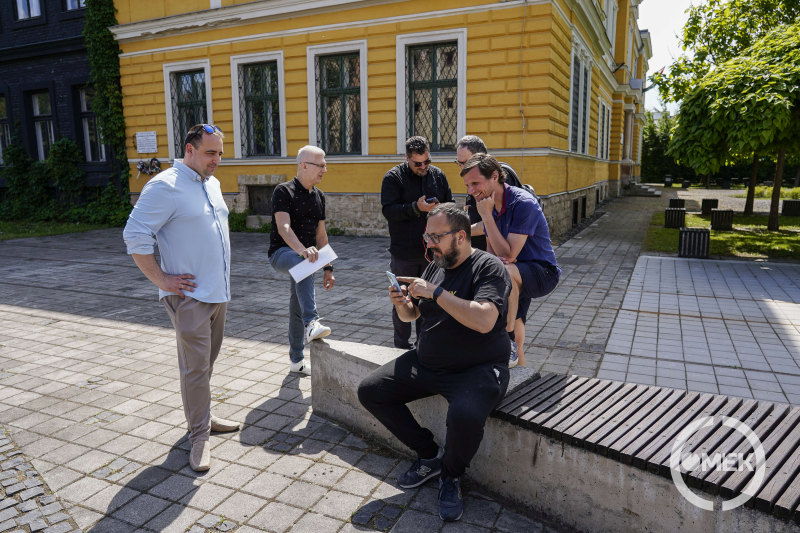 A projekt felelősei gyűltek össze hogy teszteljék az applikációt.