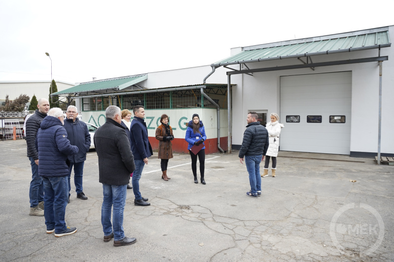 Az átadáson körbejárták az épületeket.