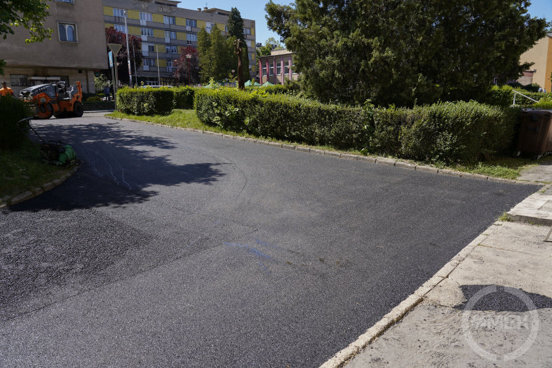 Az új aszfaltréteg.