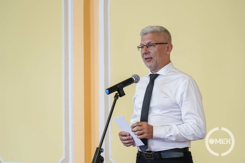 Beszédet mond Szaka Attila köznevelési és művelődési referens.