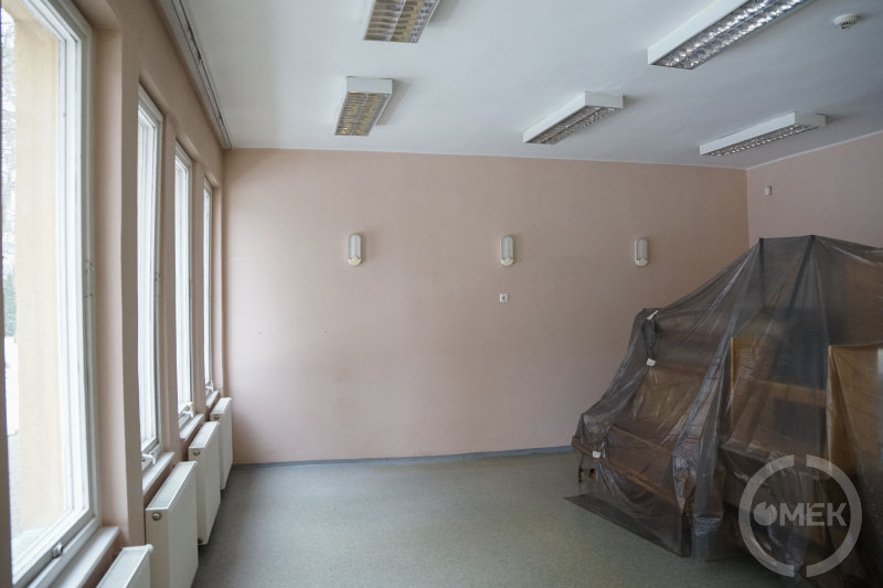 A helyiség elő van készítve a felújítási munkálatra.