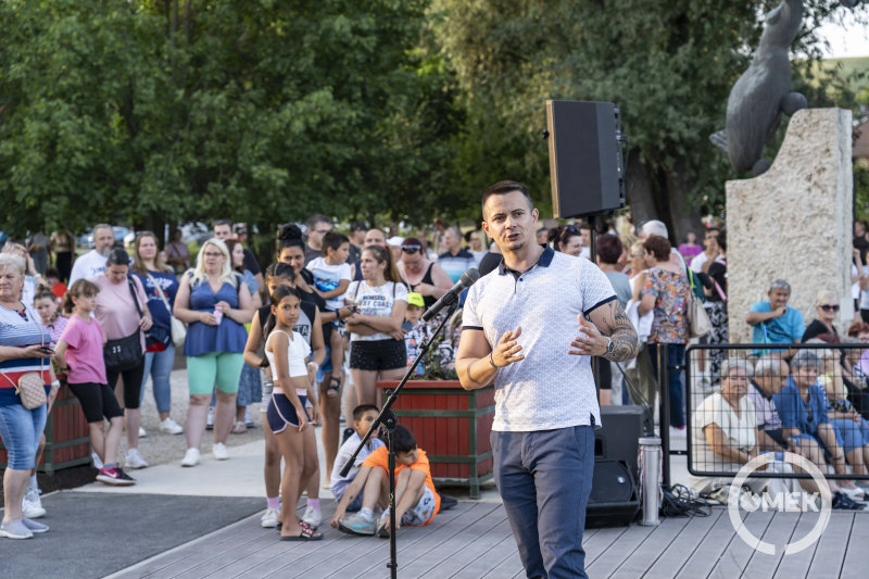 Janiczak Dávid polgármester beszél.