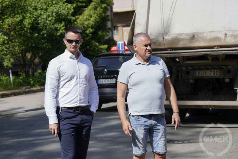 Janiczak Dávid polgármester és Angyal Béla területi képviselő.