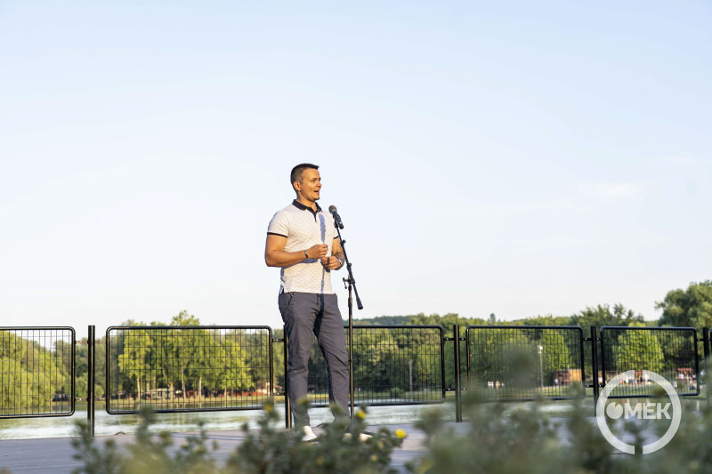 Janiczak Dávid polgármester mond beszédet.