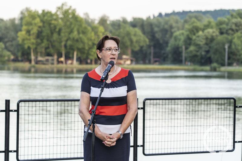 Kellóné Mezőtúri Márta beszél.