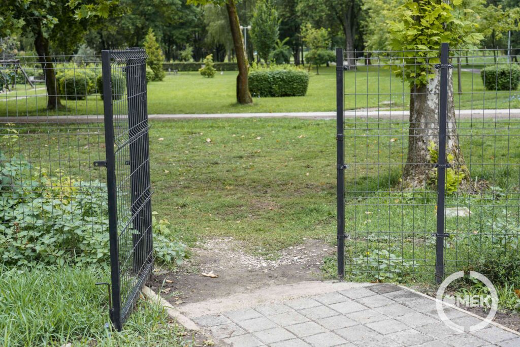 A járda folytatása attól függ majd, hogy merre közlekednek a járókelők.