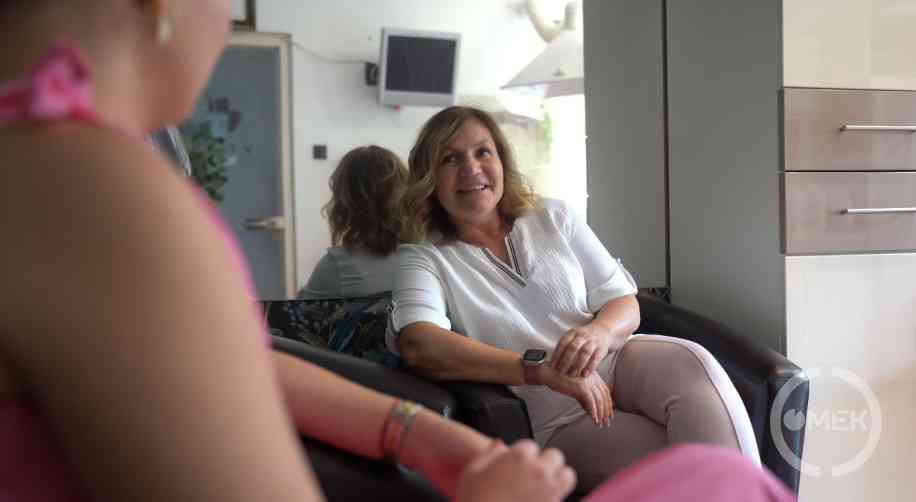 Simoncsik Jolcsi mesterfodrász.